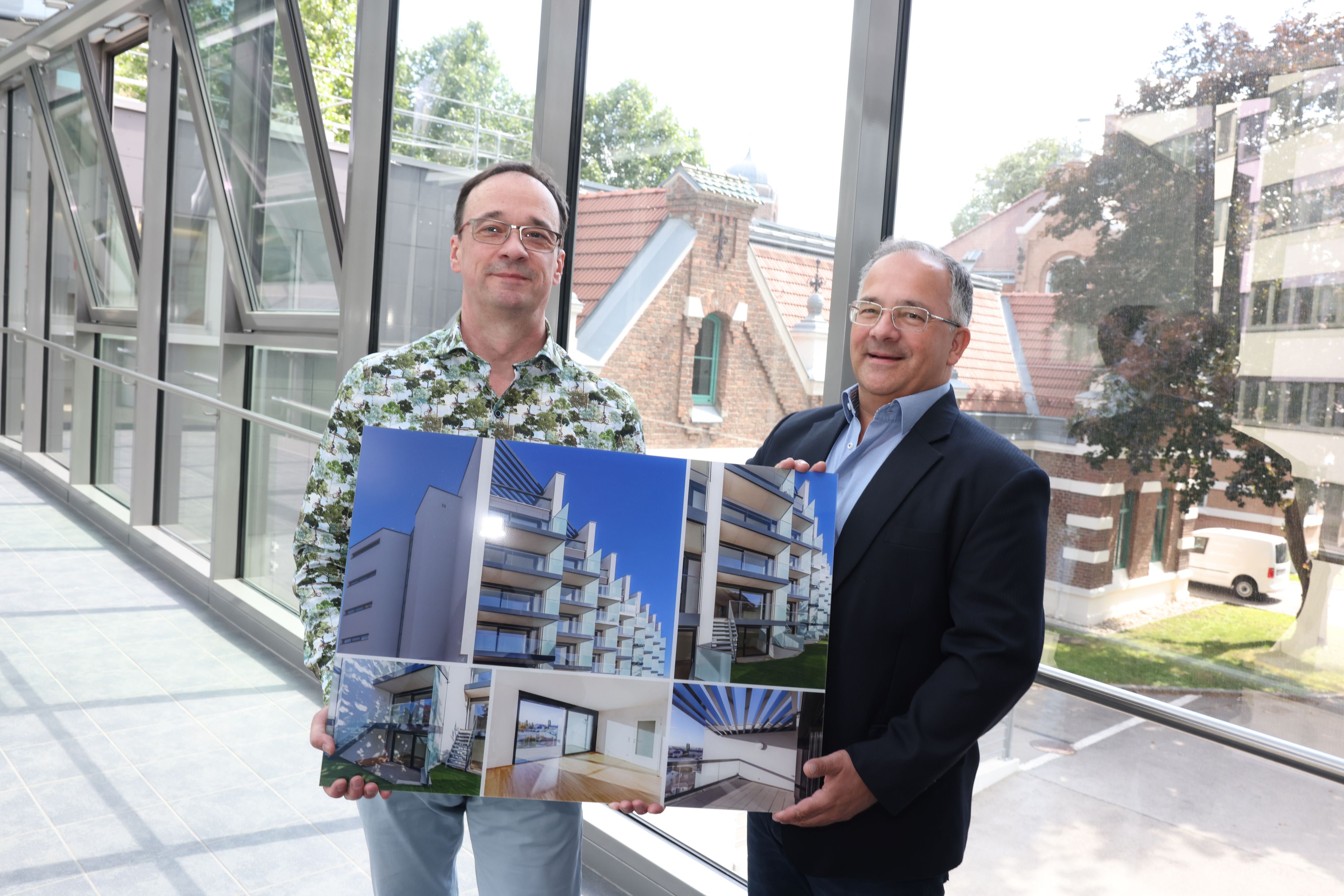 20220530 / klimapioniere thomas schmidt und martin maucha gwsg mit projekt thermische sanierung/pv/fernwärme für grösste gwsg wohnhausanlage / foto: sabine hertel / tageszeitung heute