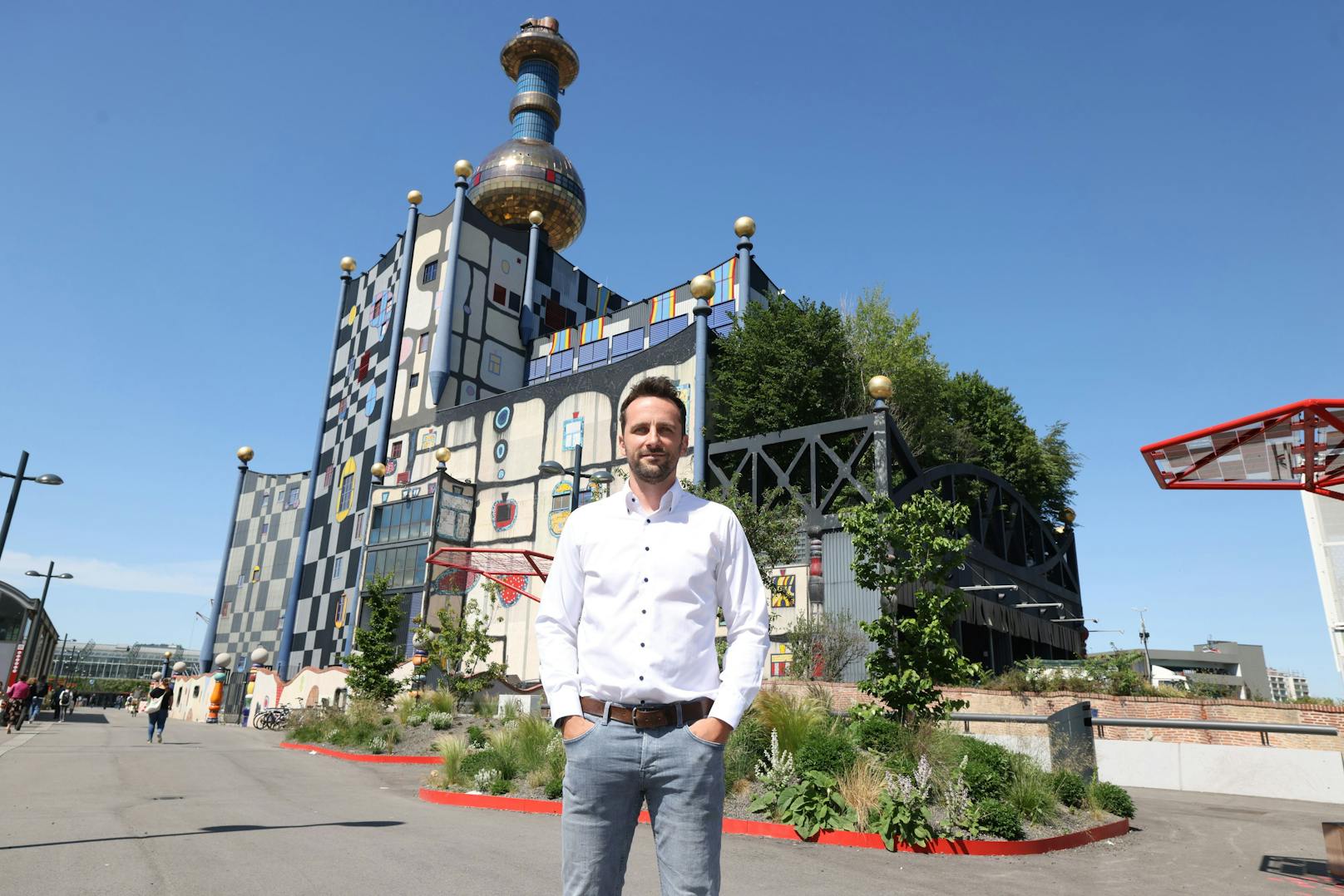Hauscomfort-Klimapionier Dominik Dabrowski stellt das Projekt "Mobile Osmose-Anlage zur Glasreinigung ohne Chemie" vor.