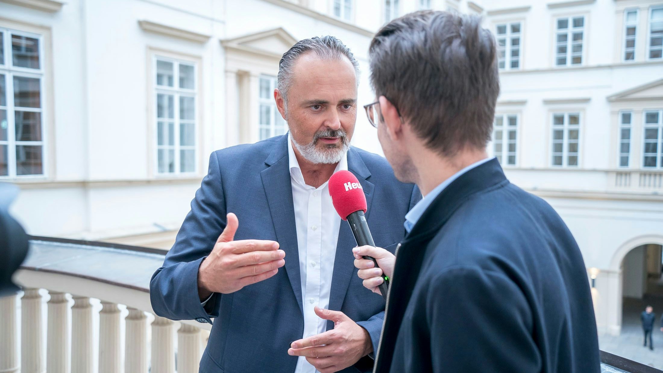 Hans Peter Doskozil (SP) fodert im <em>"Heute"</em>-Talk sofortige Maßnahmen von Nehammer.