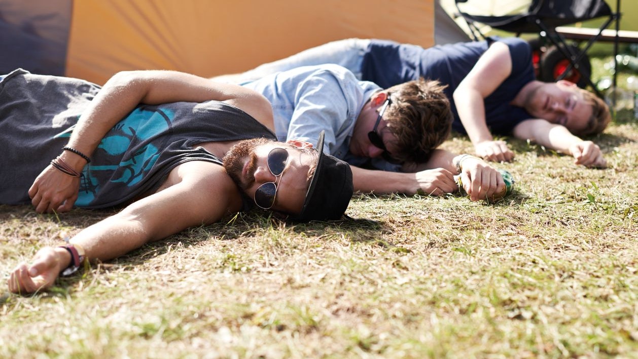 Zu viel Alkohol tut dem Körper nicht gut.