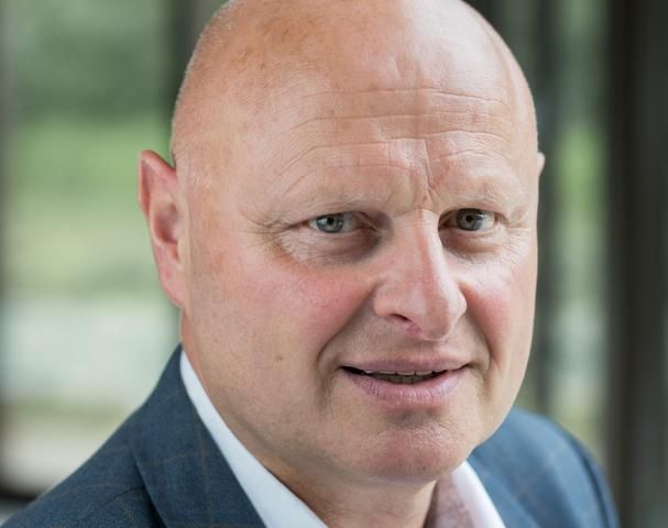 Schweinebörse-Chef Johann Schlederer blickt mit Sorge auf die Branche.