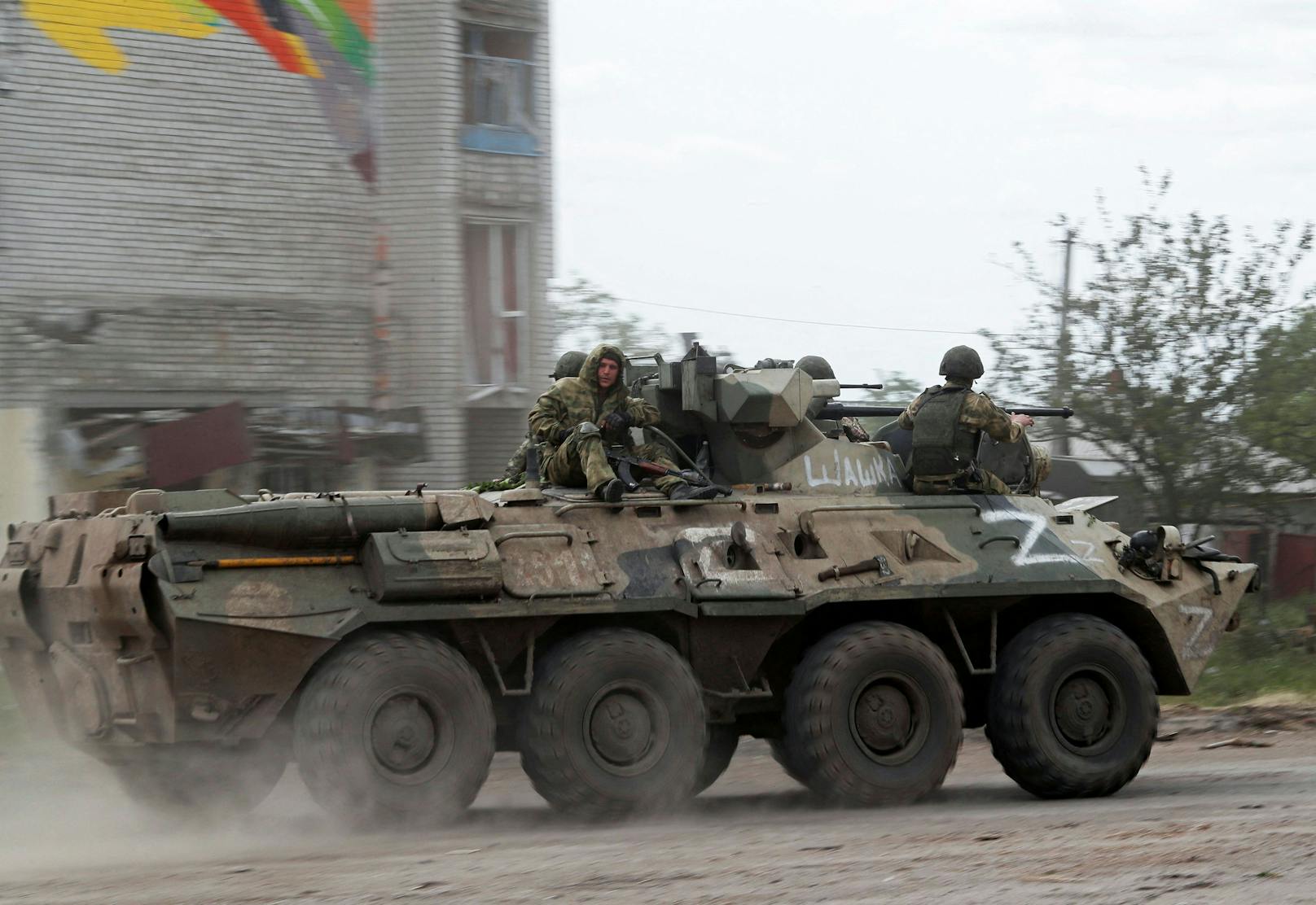 Rückzug: Während russische Truppen den Osten der Ukraine erobern, müssen sie sich im Süden zurückziehen.