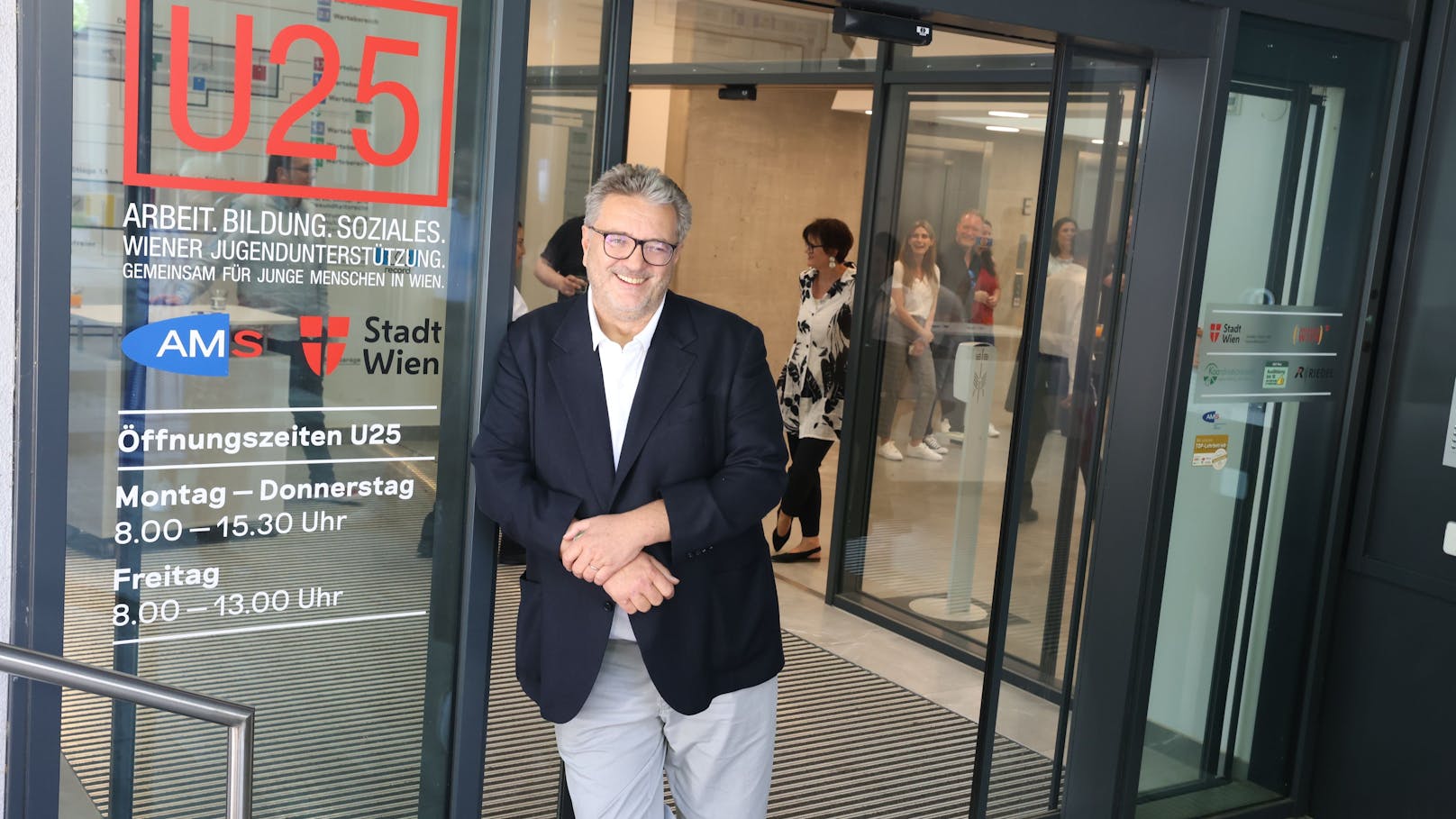 Sozialstadtrrt Peter Hacker (SPÖ) präsentierte eine erste Zwischenbilanz für das Projekt "U25" von Stadt und AMS.