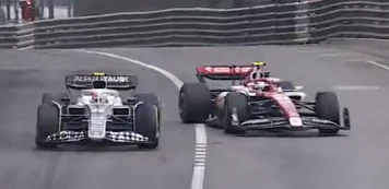 Guanyu Zhou (r.) verhinderte in Monaco mit Mühe einen Crash