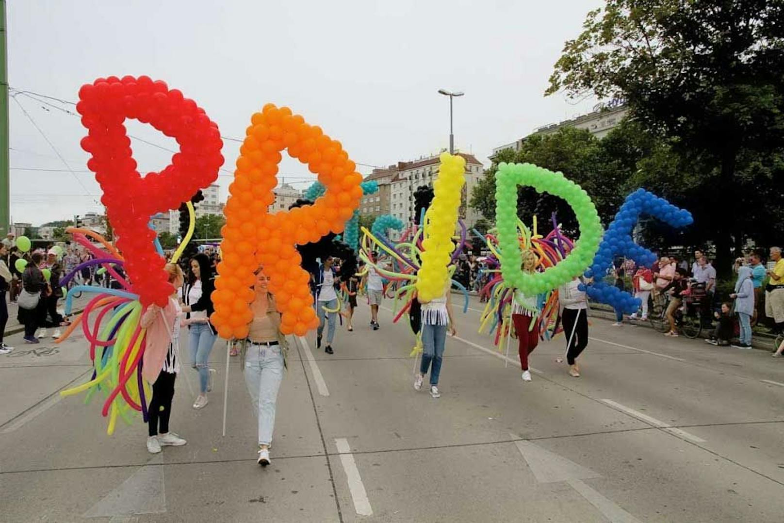 Die Vienna Pride Parade ist die größte Demonstration Österreichs.