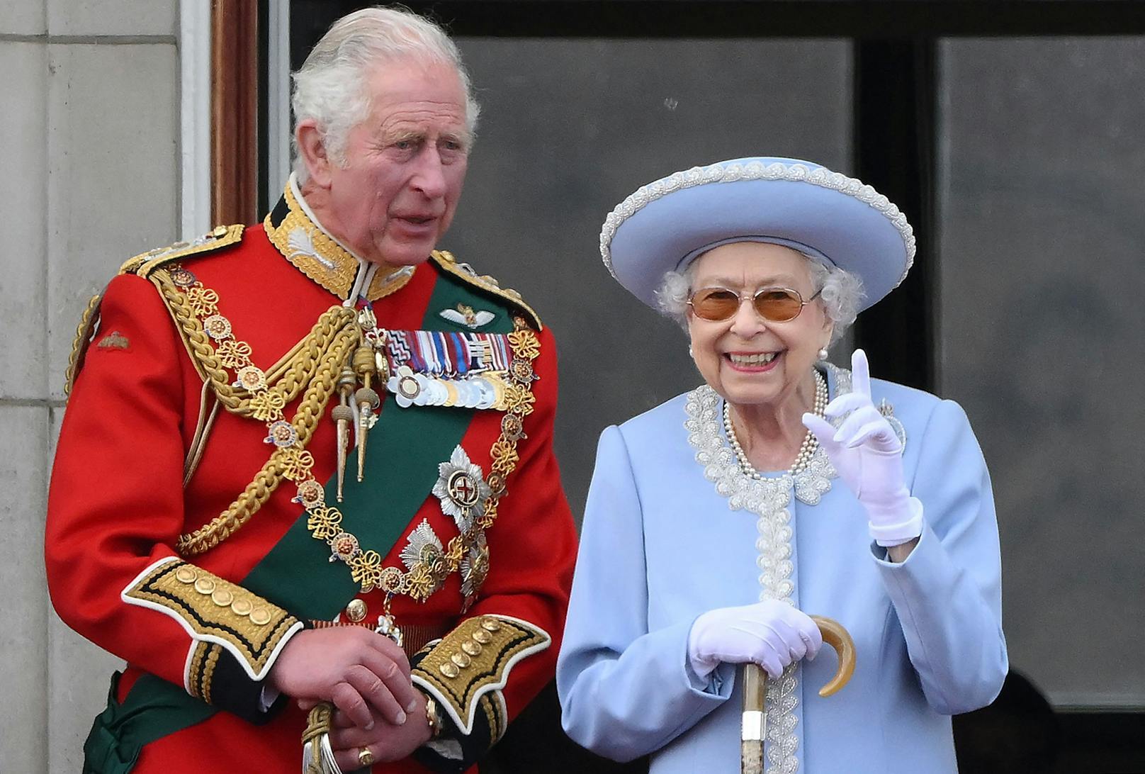 King Charles bricht jetzt Titel-Versprechen von Queen