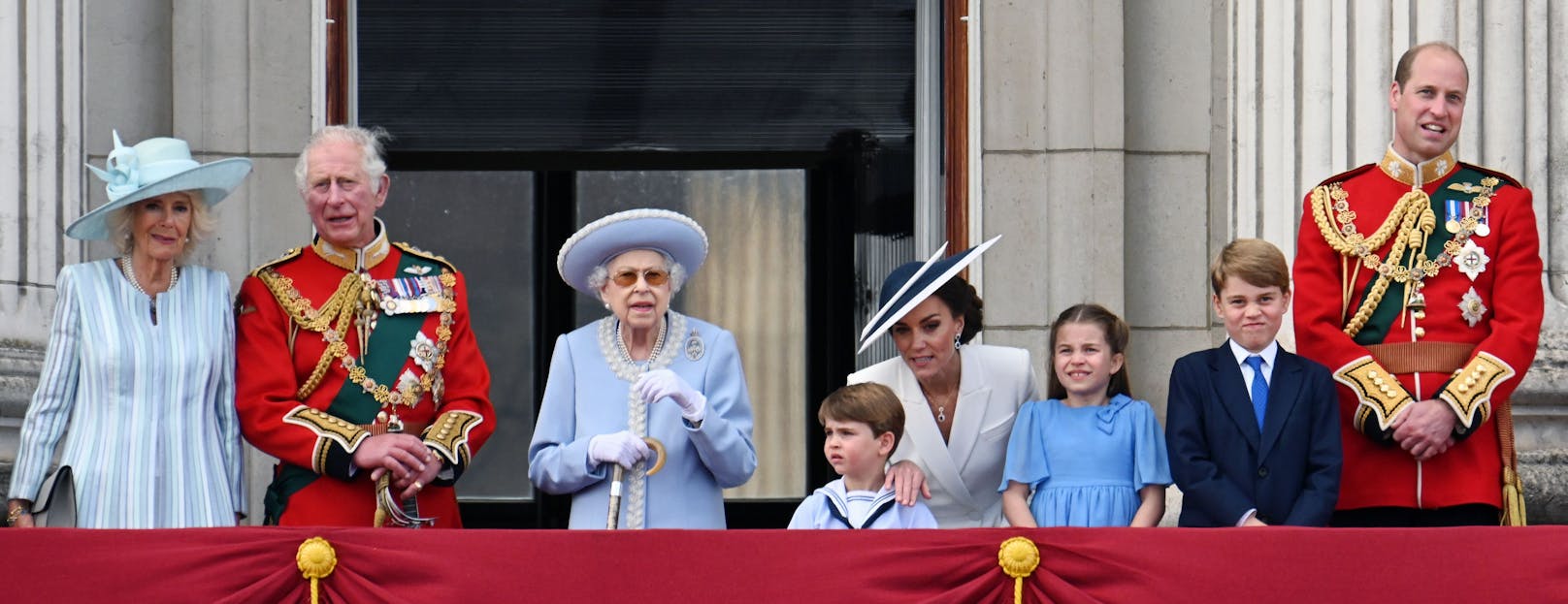 Traditionell zeigen sich die britischen Royals am Balkon des Buckingham Palace.