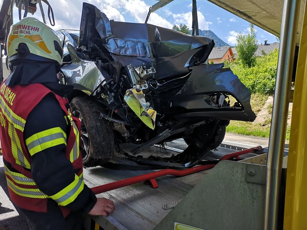 Die Feuerwehr räumte den Unfallort.