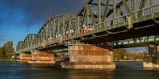 Teenager fällt in die Donau – von Passanten gerettet