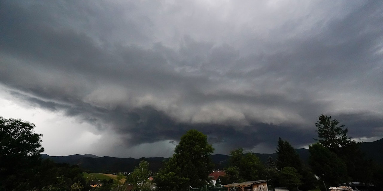 Unwetter-Alarm! Gewitter-Walze überrollt Österreich - Wetter | Heute.at