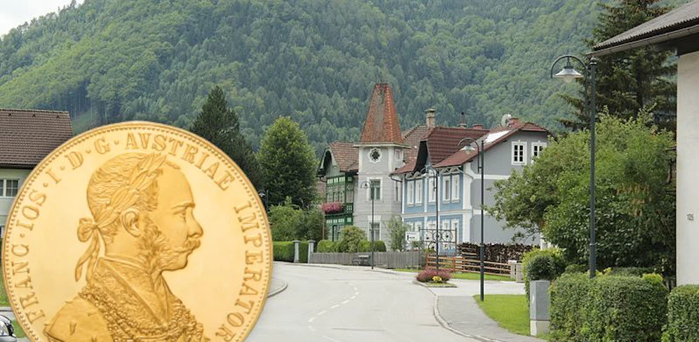 Symbolfoto eines Golddukaten und dem Ortszentrum von Kleinzell.
