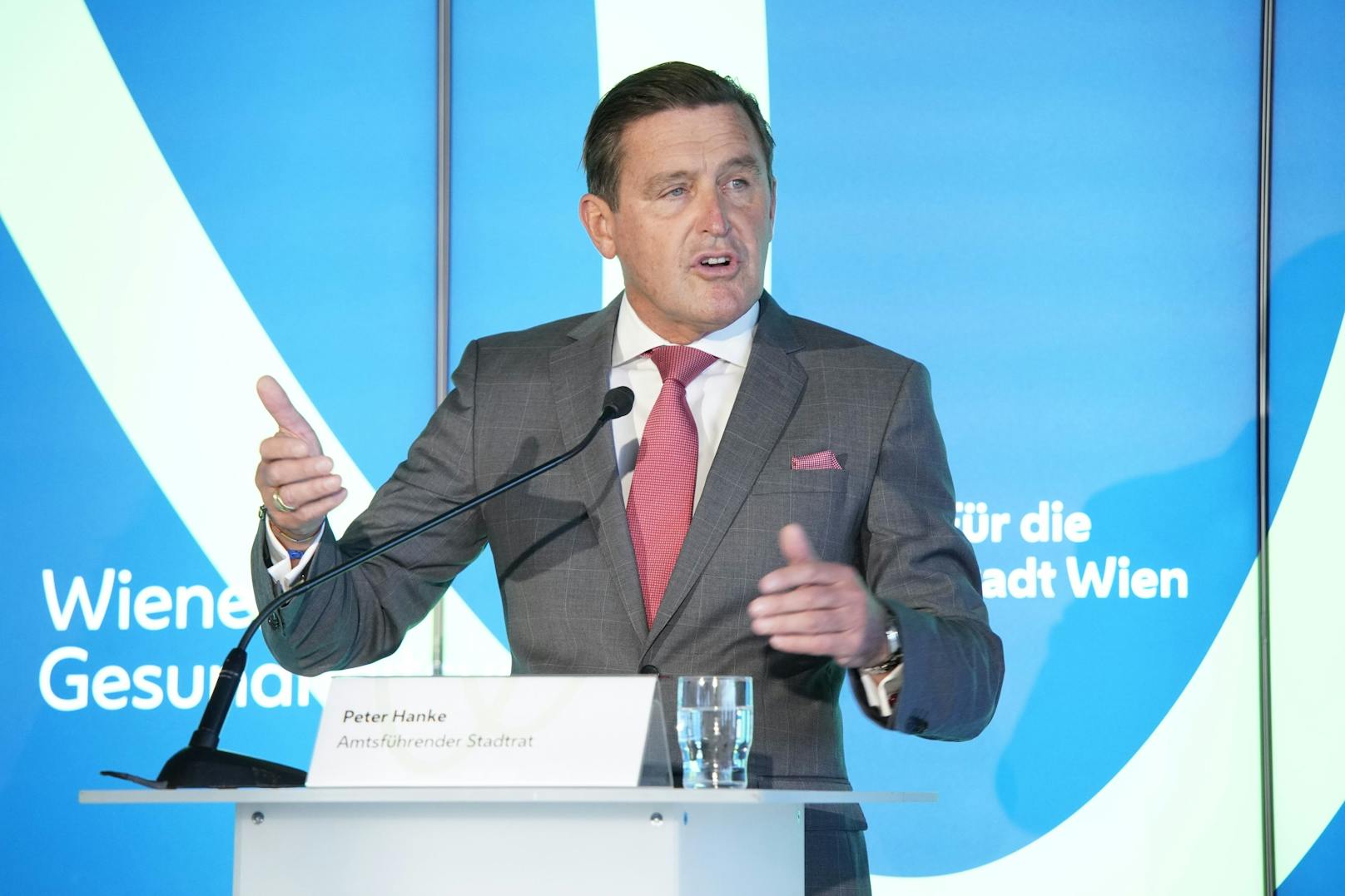 Das Infrastrukturpaket generiert über 5m5 Milliarden Euro Bruttowertschöpfung in Österreich, erklärt Finanzstadtrat Peter Hanke (SPÖ).&nbsp;