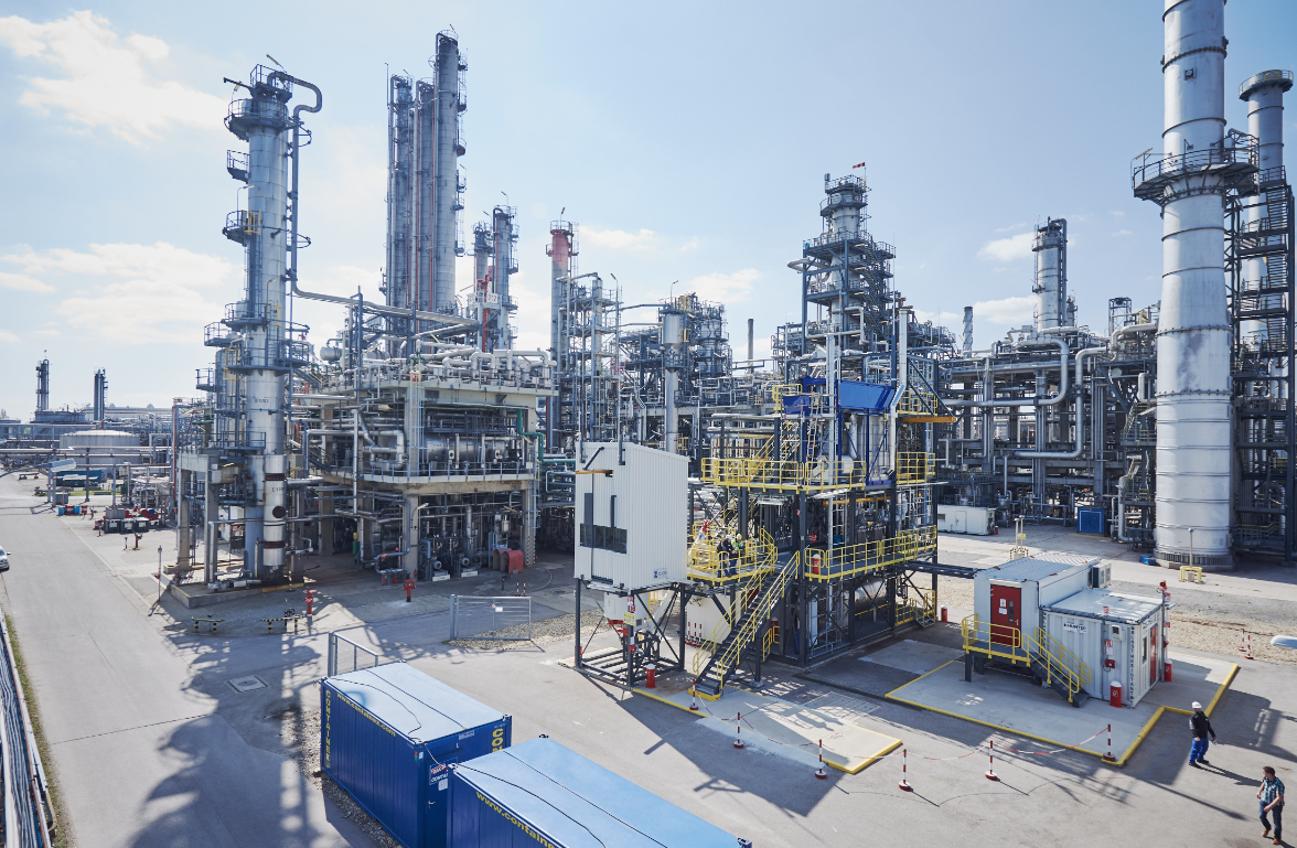 Bei einem mechanischen Zwischenfall in der Raffinerie Schwechat wurden zwei Personen verletzt. (Symbolbild)
