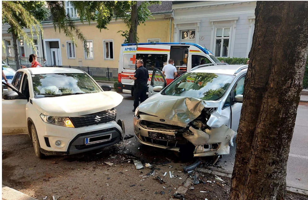 Der Mann baute einen Unfall, attackierte die Insassen.