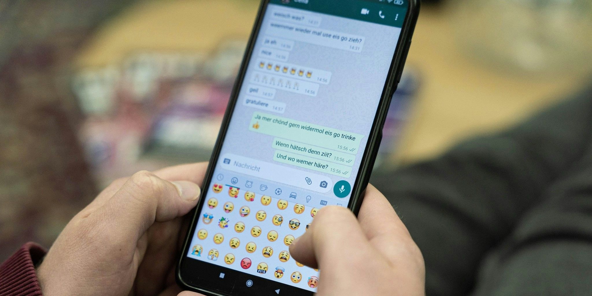 Da man ein neues Gerät mit einem Anruf von WhatsApp verifizieren kann, kann das Konto gekapert werden.