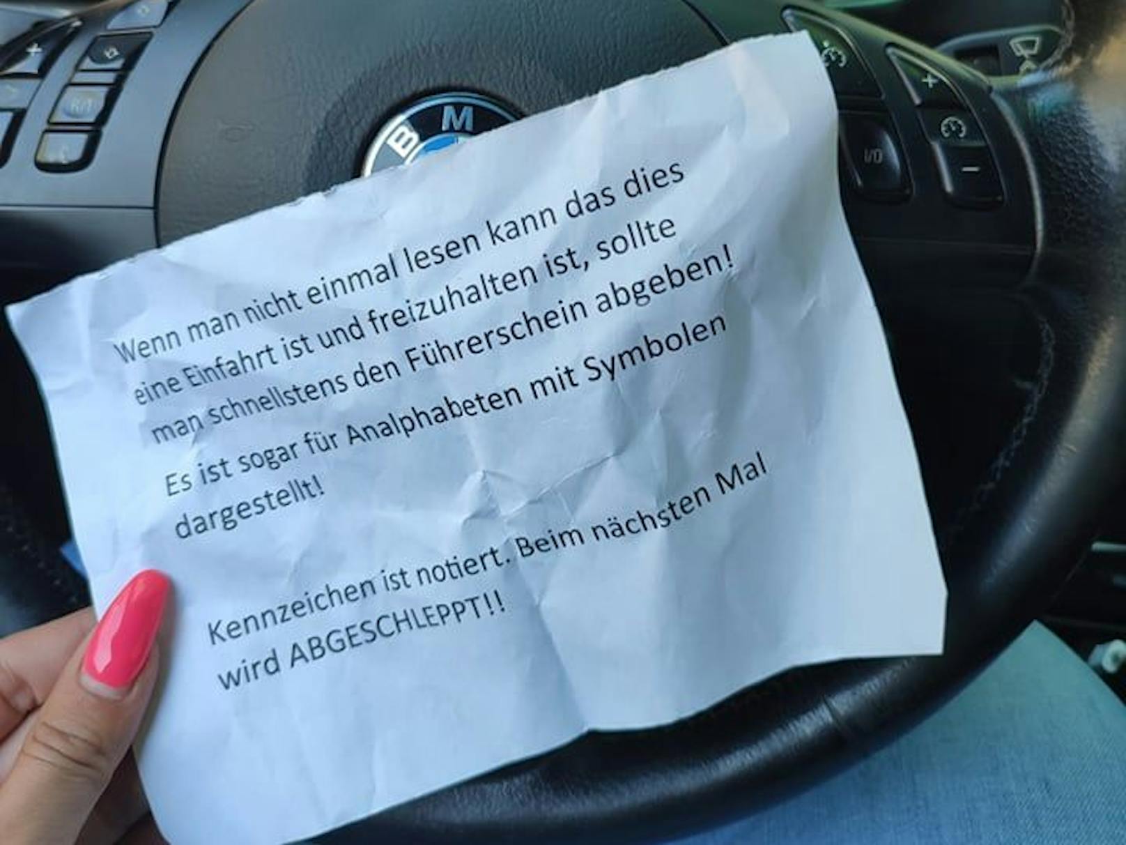 Wut-Wiener hinterlässt Schreiben an Auto in Wien-Meidling