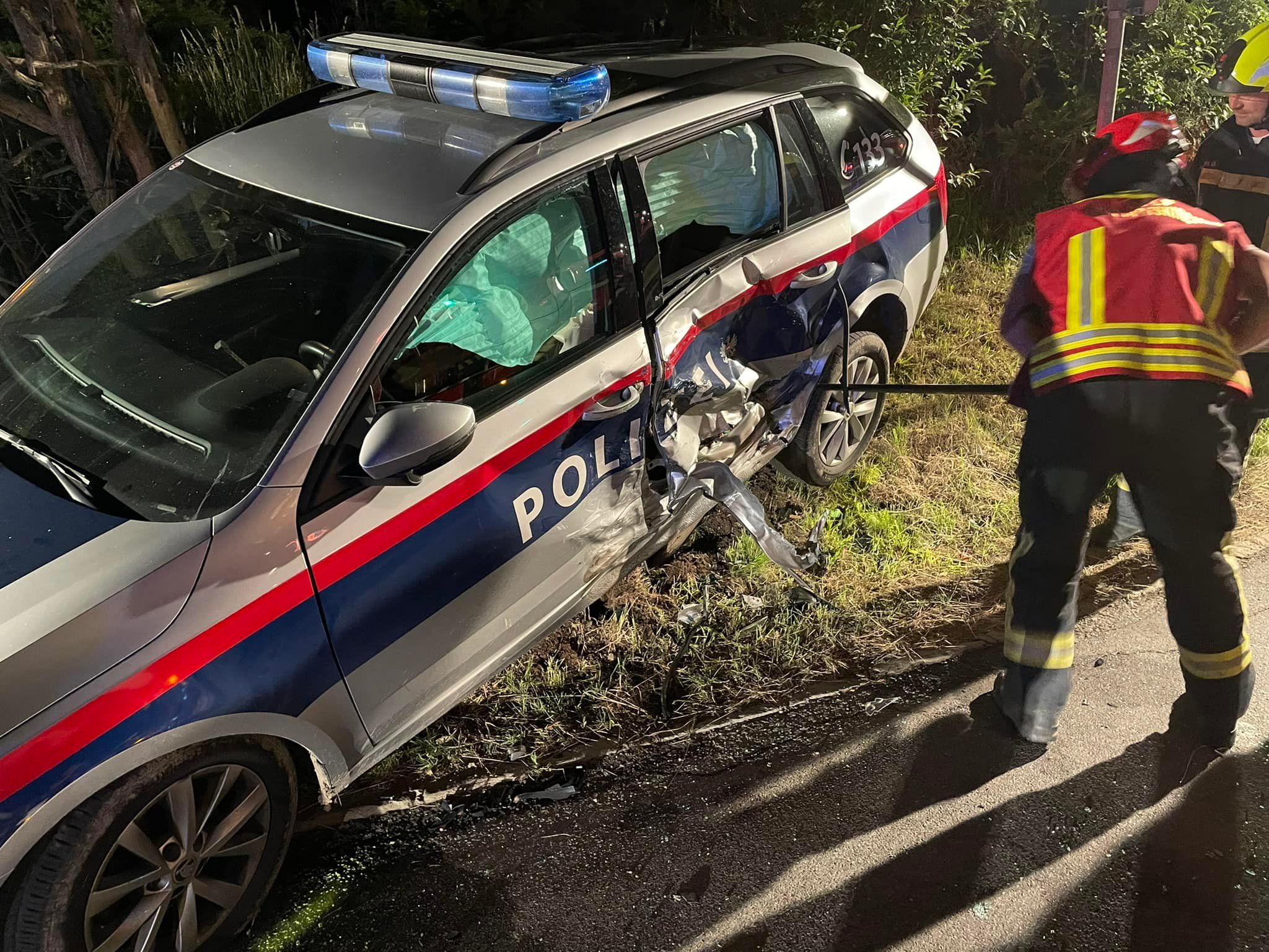Der Pensionist krachte in einen Streifenwagen.