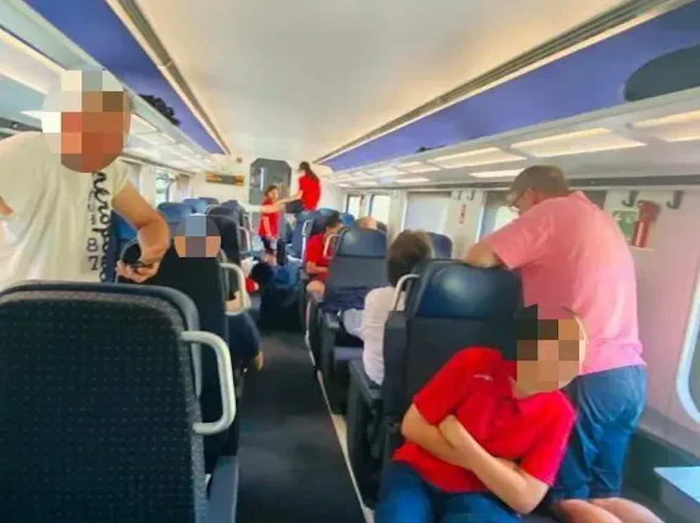 Der IR 15 steckt seit fast zwei Stunden in der Nähe von Langenthal (Schweiz) fest.