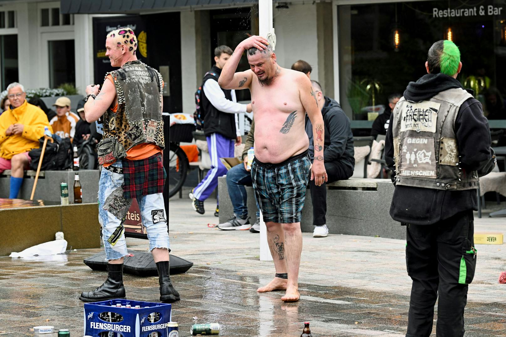 Viele Bewohner und andere Touristen zeigten Verständnis für die jungen Leute.