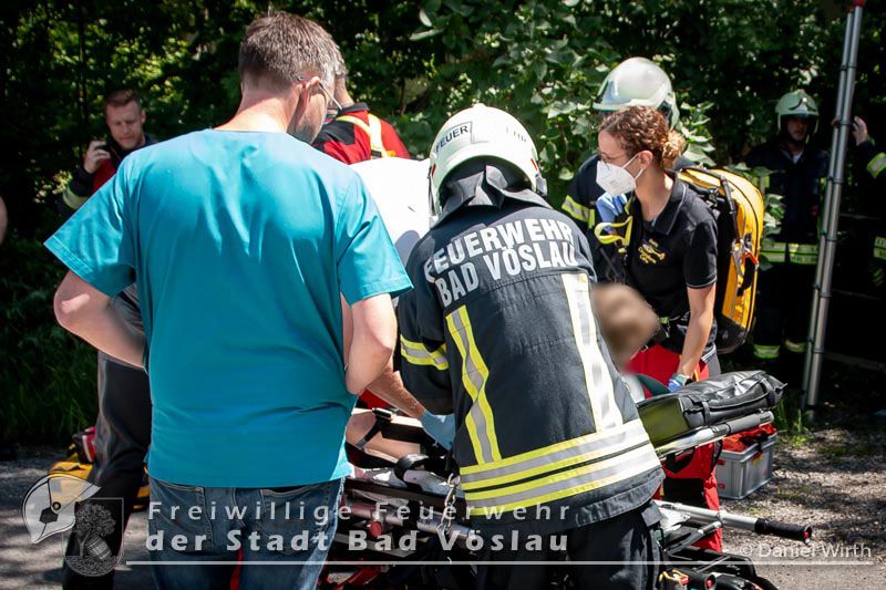 Der 12-Jährige stürzte beim Spielen in einen Betonschacht.
