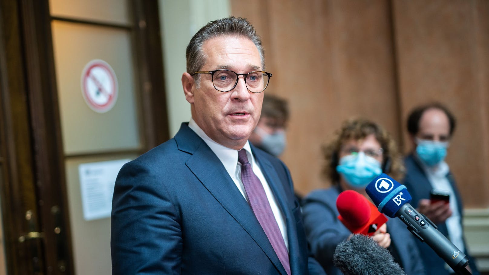 Falscher Finanzinvestor – Betrüger täuschte HC Strache