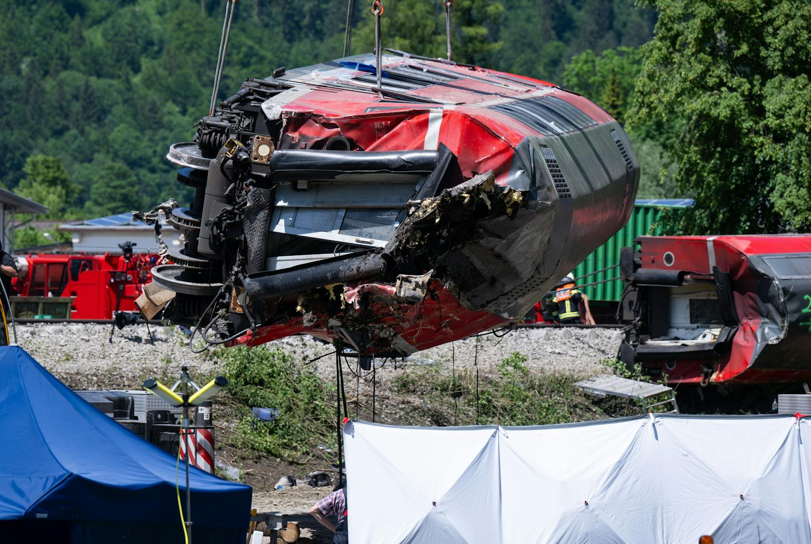 5 Tote – Technischer Defekt ließ Zug in Bayern entgleisen