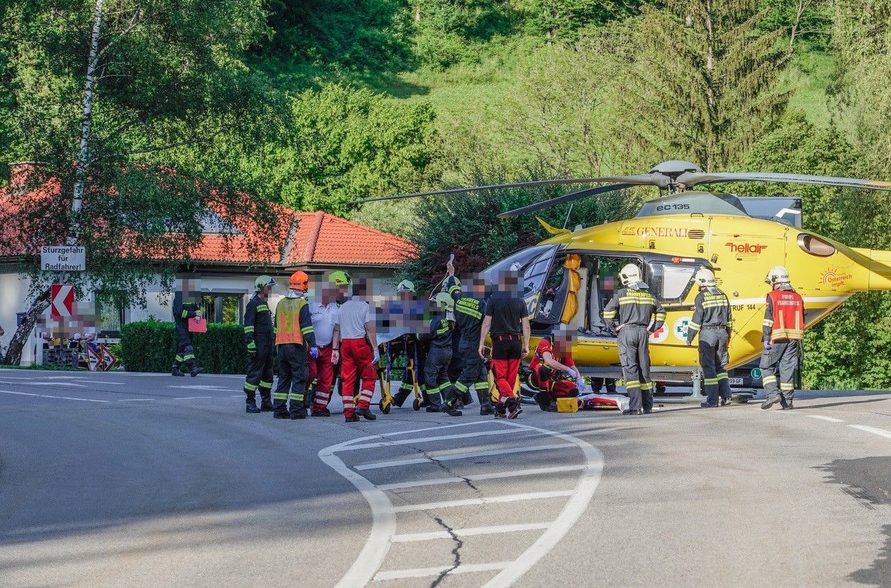 Heute.at - Biker stürzte neben Gleise, Zug musste gestoppt werden