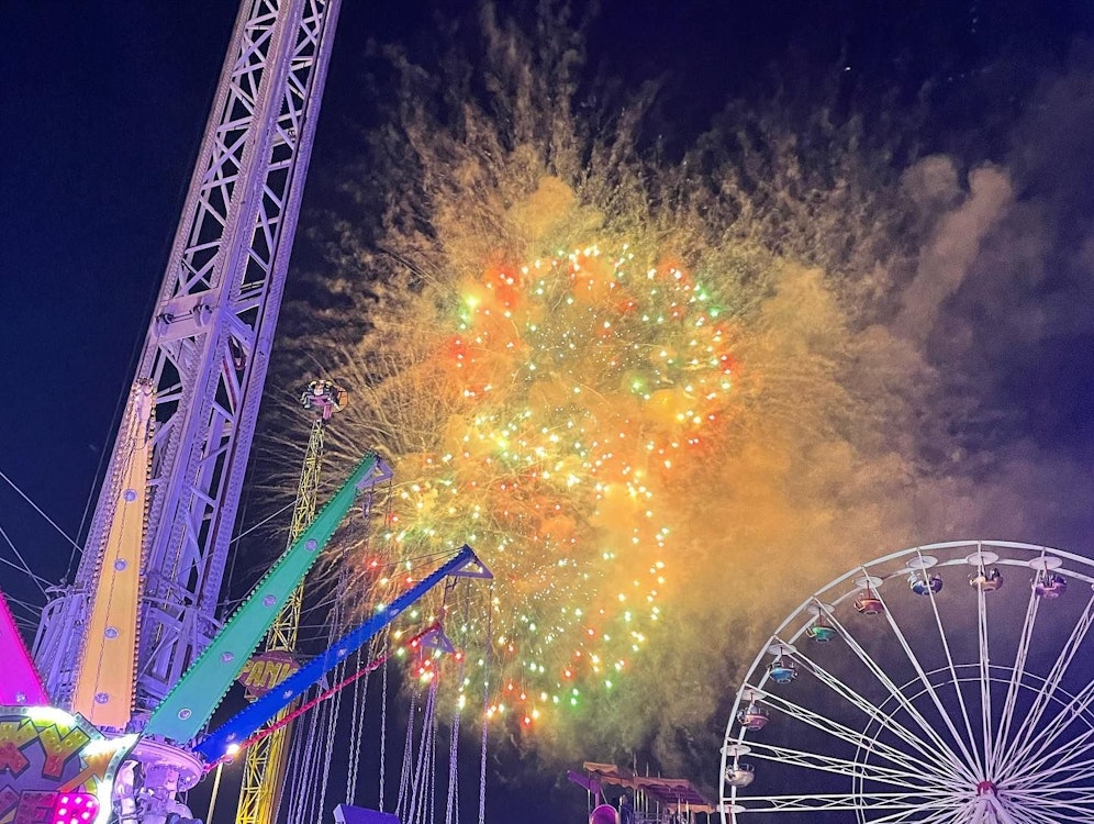 Das Feuerwerk erstrahlte am St. Pöltner Nachthimmel.
