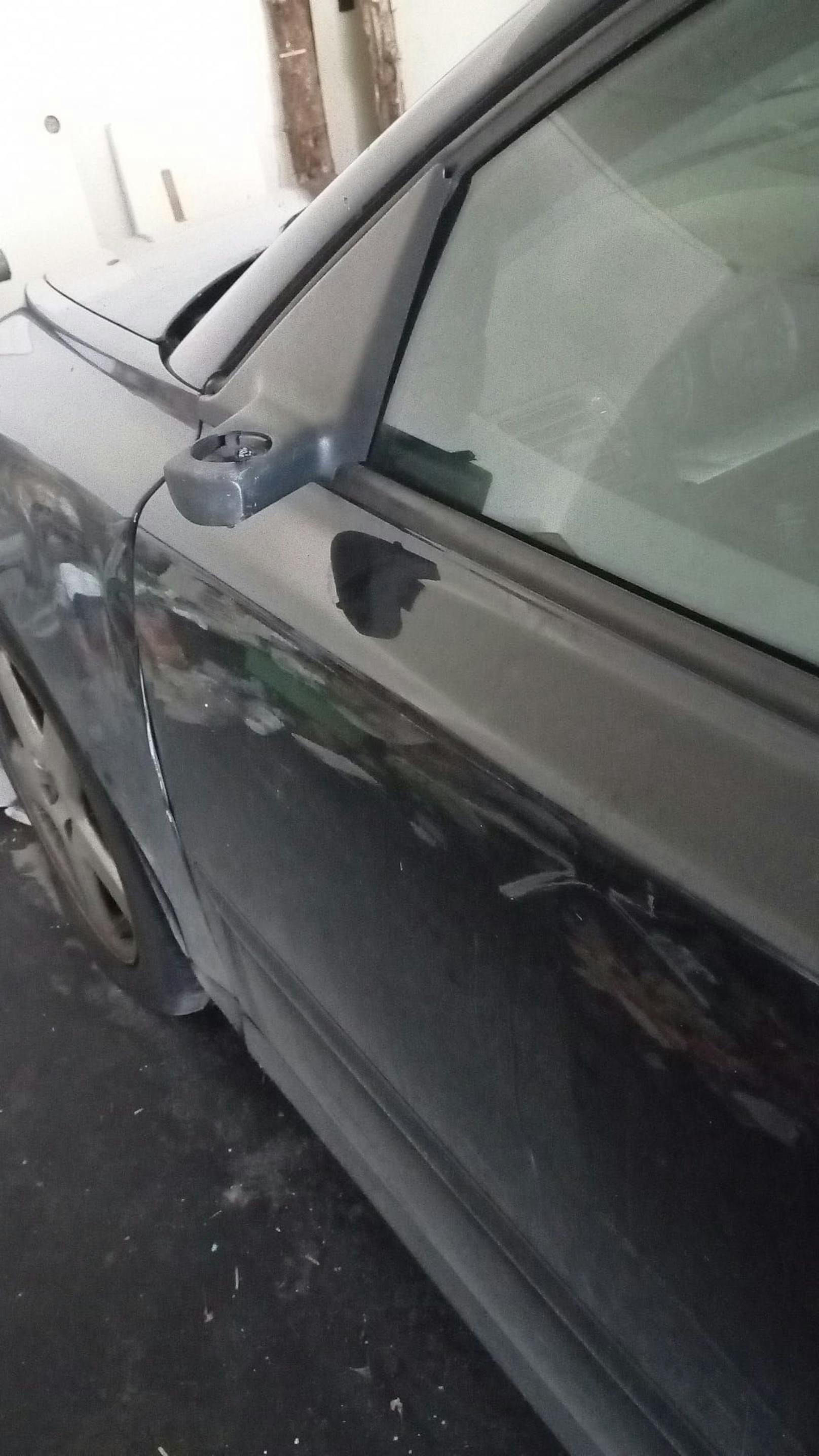 Heruntergerissene Spiegel von Wagen des 57-Jährigen