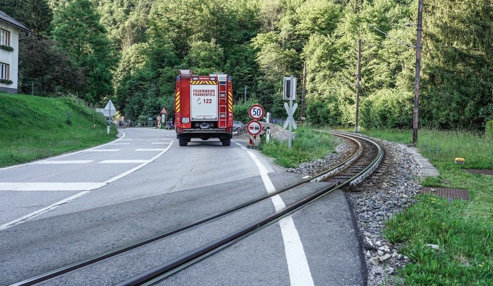 Der Biker wurde mit dem Notarzthubschrauber Christophorus 3 ins Klinikum St.Pölten geflogen.