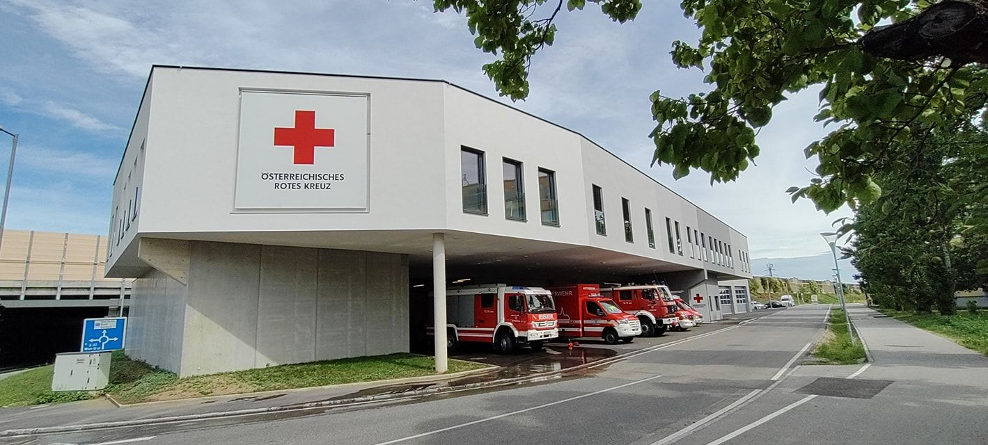 Die Feuerwehr "zu Gast" bei der Rettung.