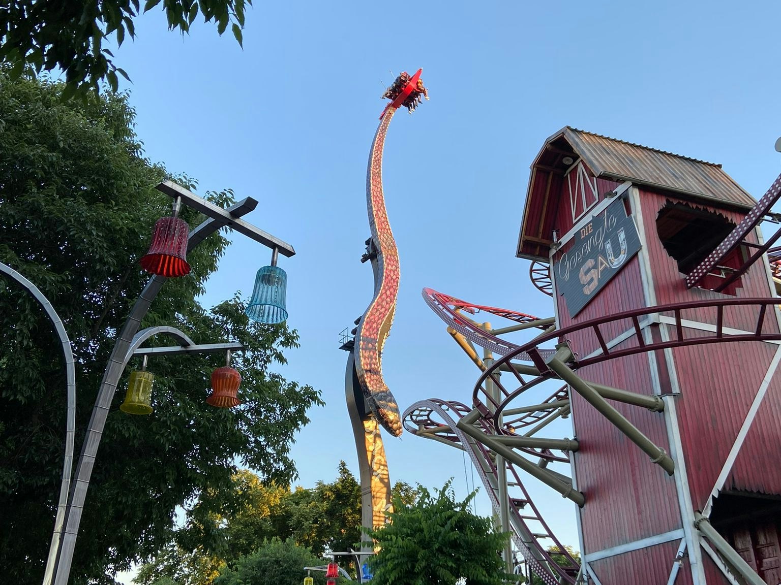 Eine 18-jährige hing während des Stromausfalls kopfüber in der Black Mamba. Die Berufsrettung musste ausrücken.