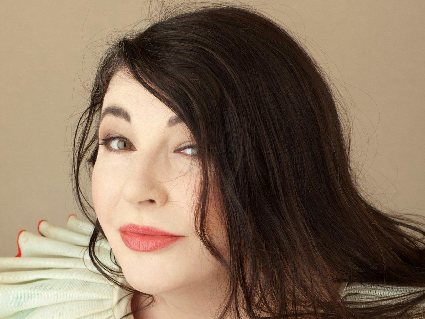 Kate Bush erklimmt nach 35 Jahren erneut die Hügel der Charts.