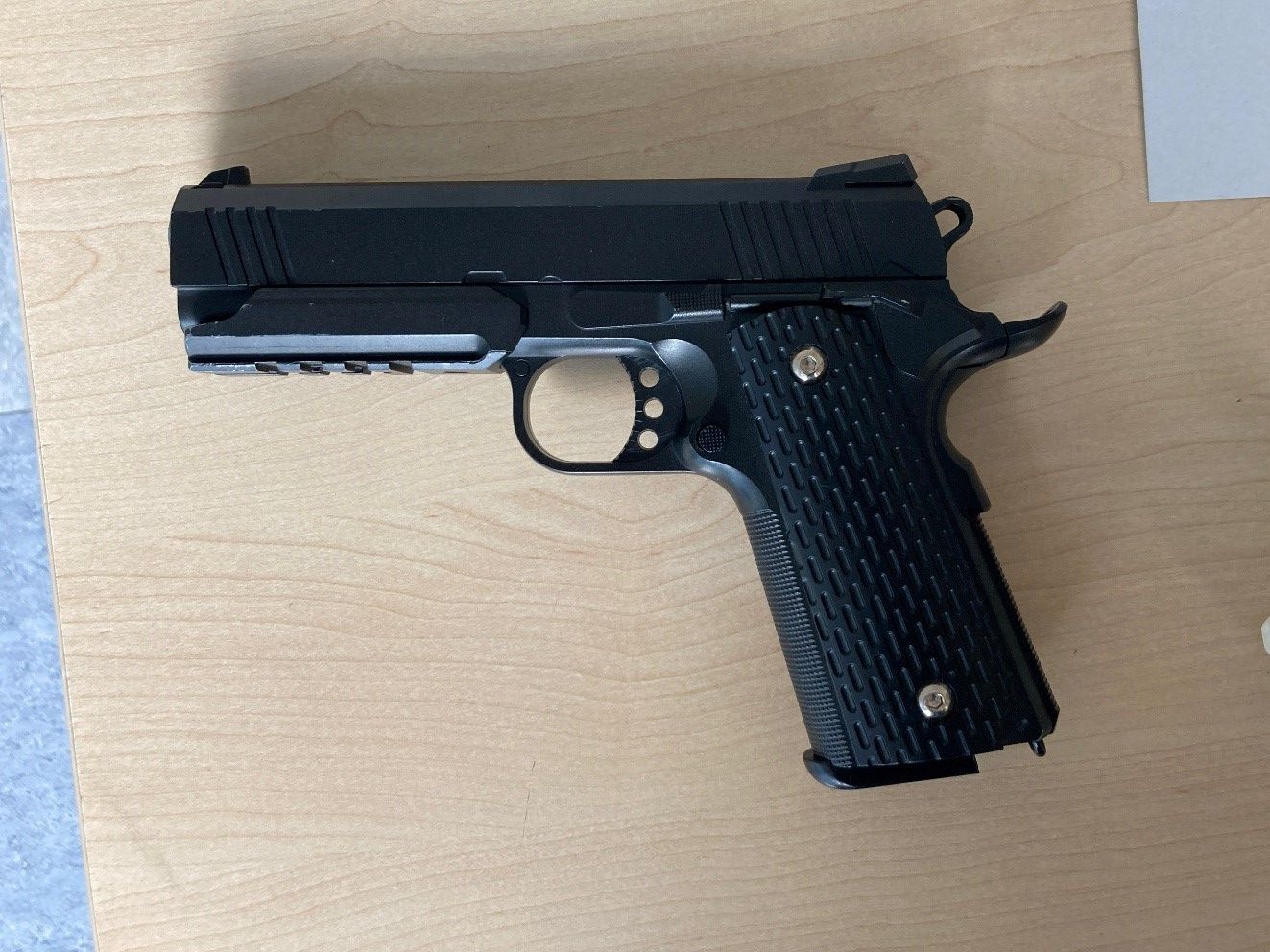 Die Softgun wurde von der Polizei sichergestellt.