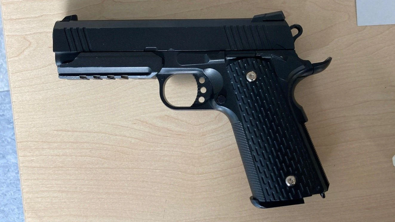Die Softgun wurde von der Polizei sichergestellt.