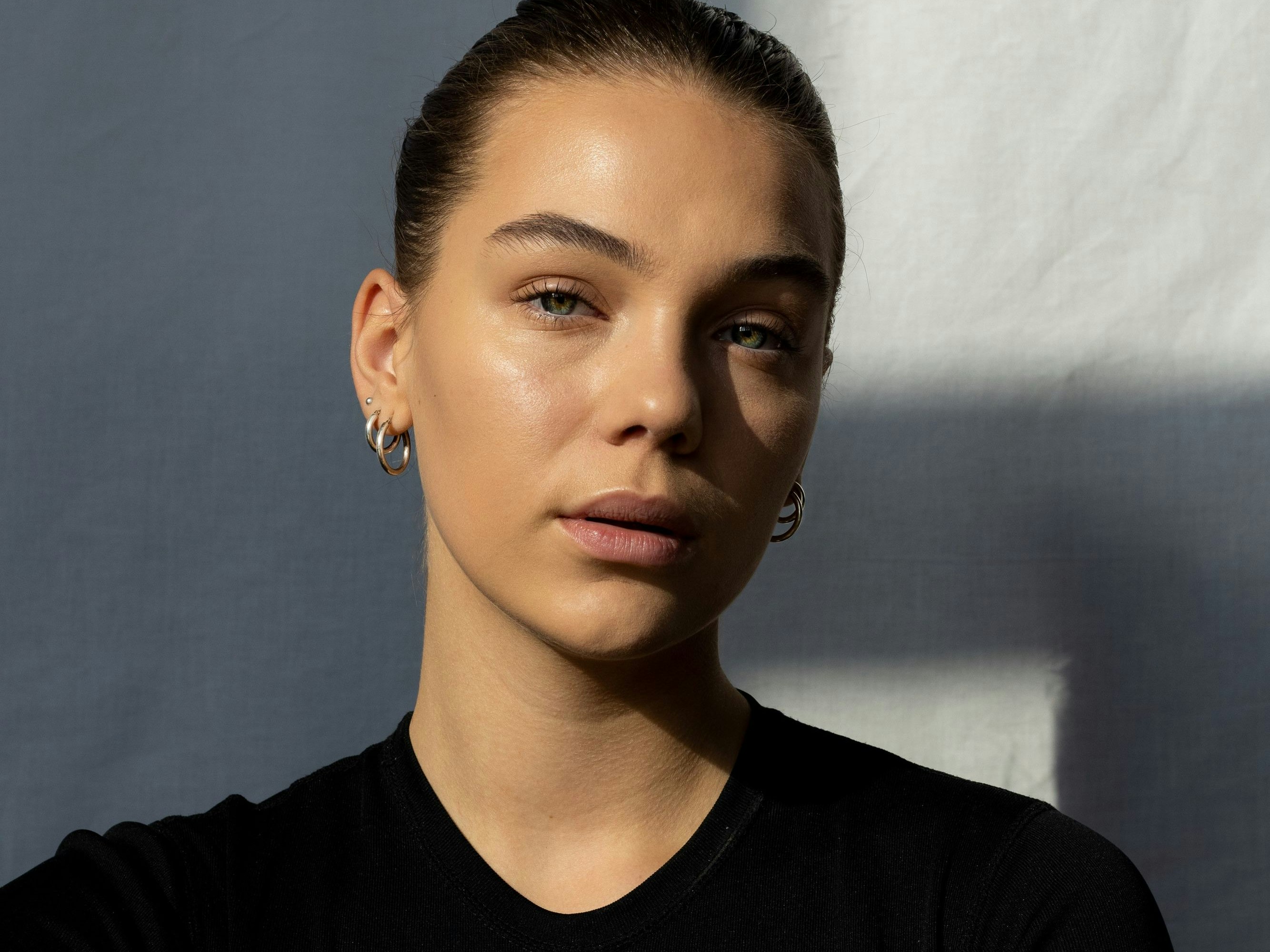 Eine Beauty-Routine mit Retinol ist das Um und Auf, um vorzeitige Hautalterung vorzubeugen und Hautschäden durch z.B. Sonne auszumerzen.