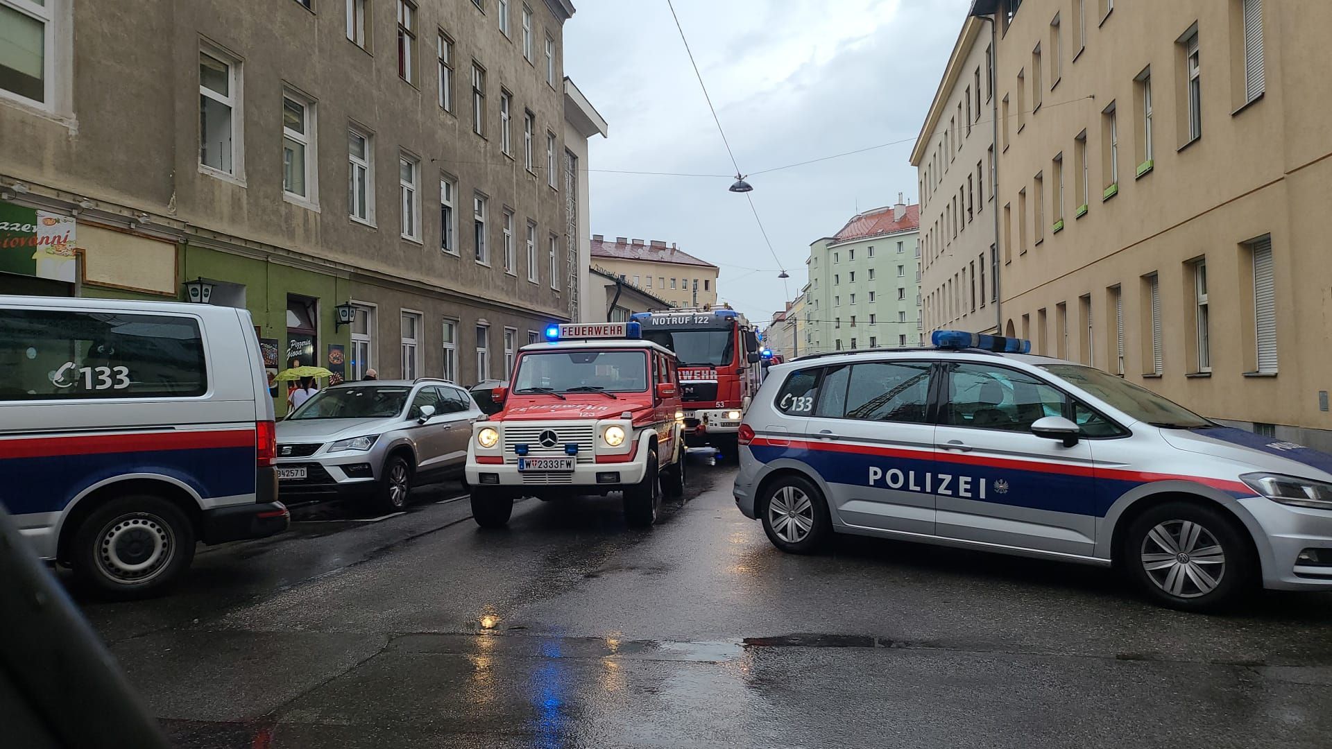 Am Dienstag waren Wega und Florianis in der Gellertgasse wegen eines Kellerbrandes im Einsatz.