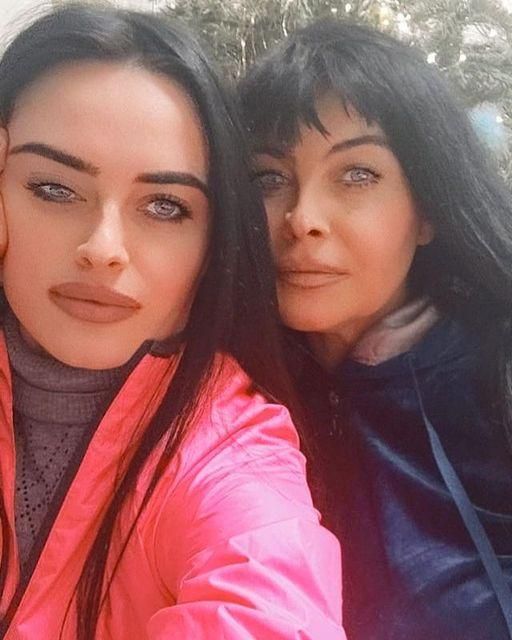 Karolina (l.) und ihre Mutter Iryna Perlifon wollten im Februar aus Charkiw flüchten.