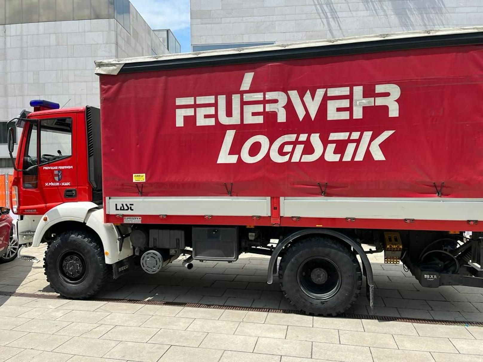 Ein Logistik-Fahrzeug der Feuerwehr