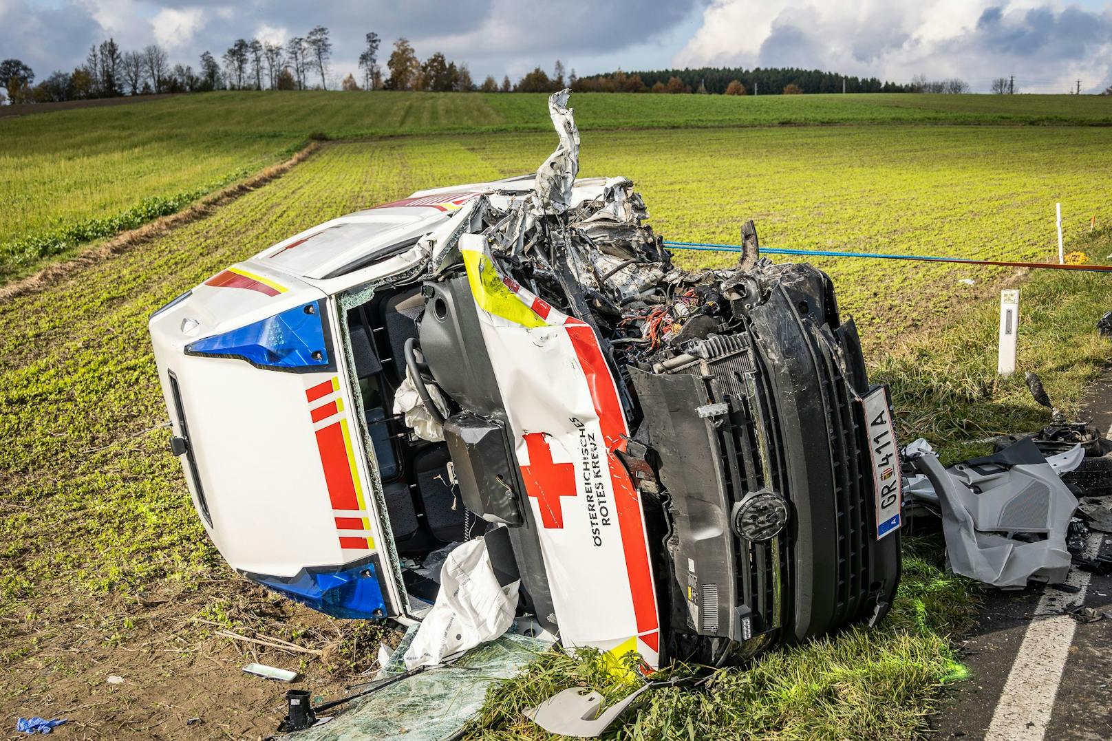 Verletzt wurden auch zwei Rot-Kreuz-Mitarbeiter.