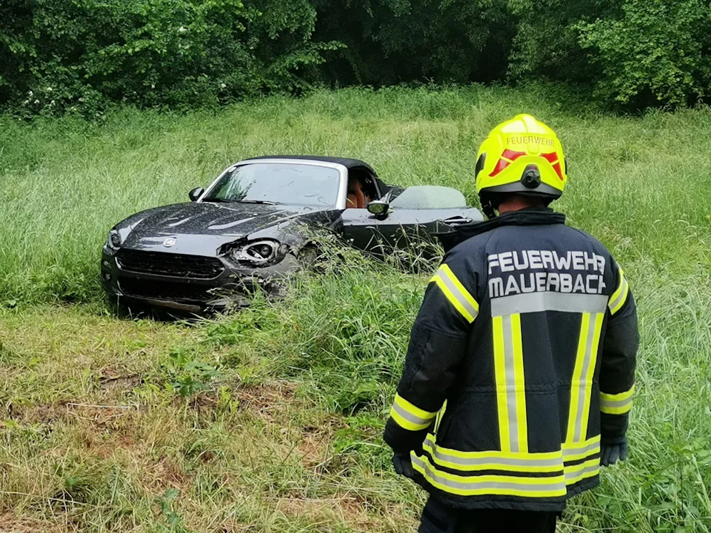 So fand die Feuerwehr das Auto vor.