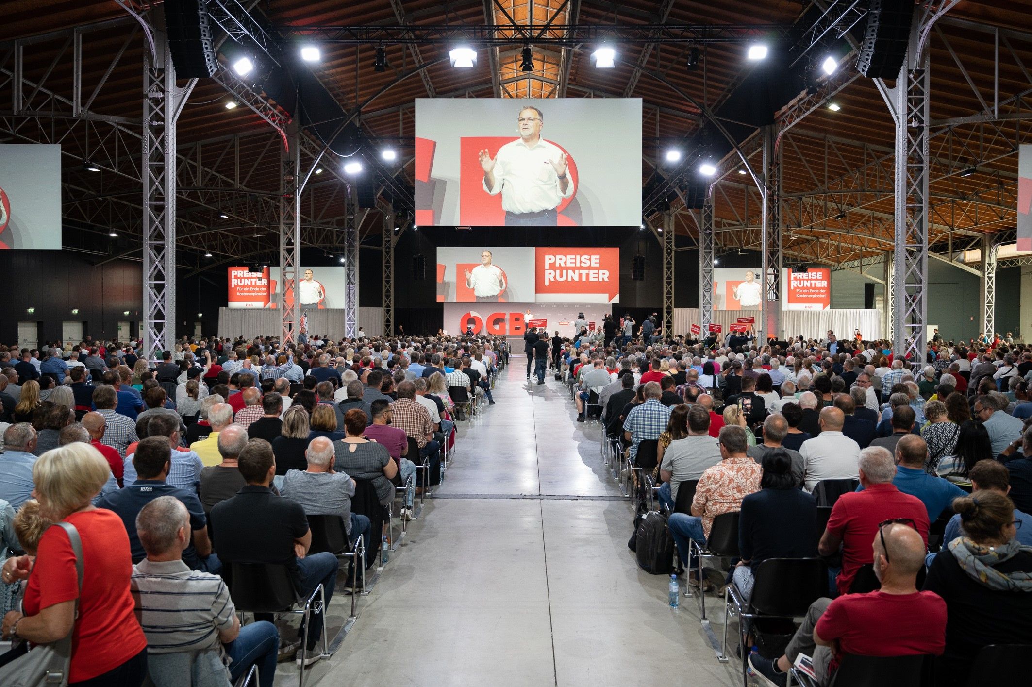 3.200 Gewerkschafter und Arbeitnehmer-Vertreter fordern 