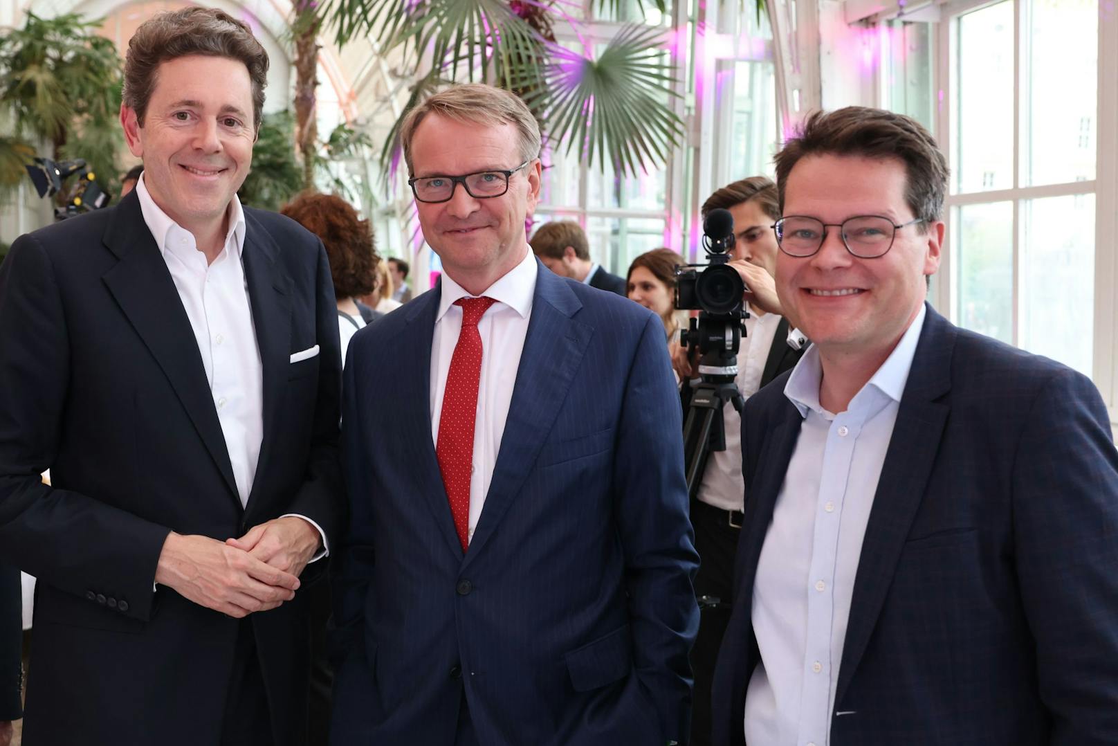 Wirtschaftskammer-Boss Harald Mahrer zusammen mit Signa-CEO Christoph Stadlhuber und Wiens Umweltstadtrat Jürgen Czernohorszky (SPÖ)