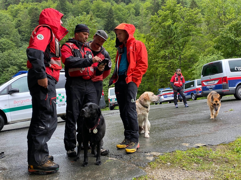 Die Suchaktion nach dem verschütteten Bergsteiger musste aus Sicherheitsgründen abgebrochen werden.