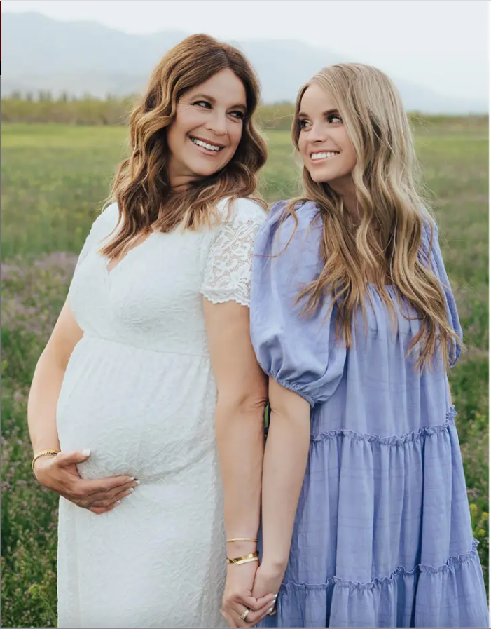 Chalise Smith (50, links) war Leihmutter für Tochter Kaitlyn Munoz 