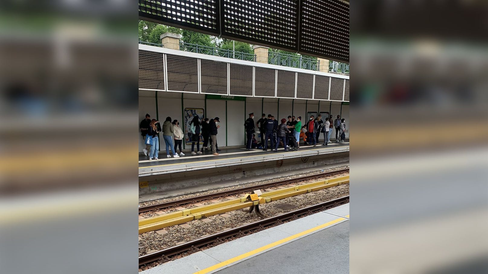 Am Donnerstag stolperte ein Wiener auf die U-Bahn-Gleiskörper.