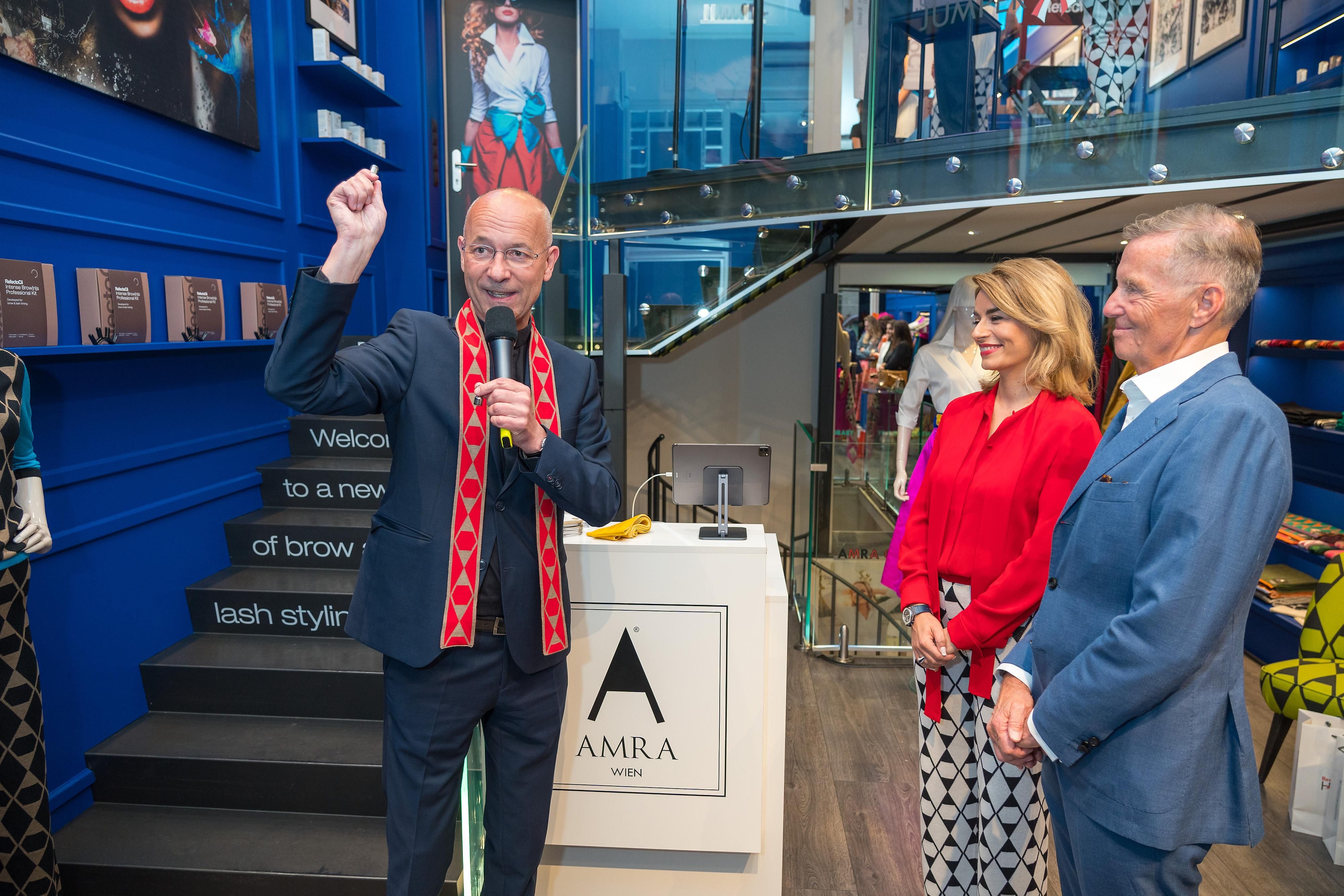 Toni Faber mit Amra und Rainer Deisenhammer