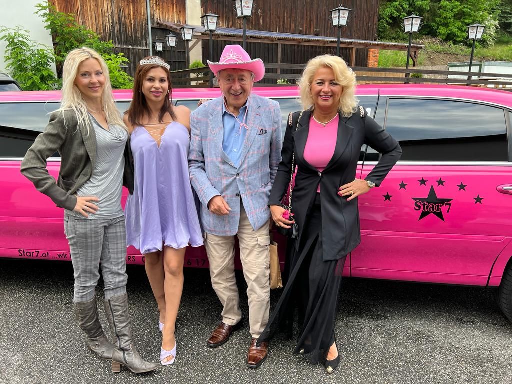 Richard Lugner ging gleich mit mehreren Ex-Freundinnen auf die Pirsch.