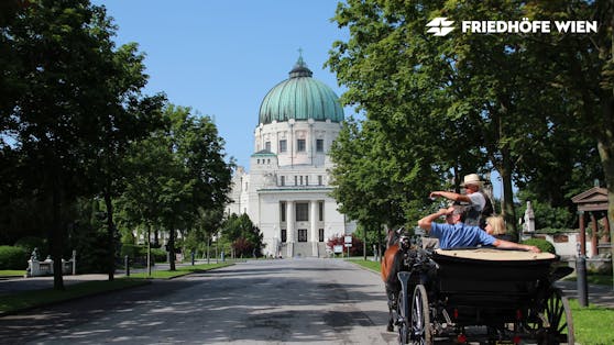 Fahrt mit dem Fiaker auf einem der schönsten Friedhöfe Europas - dem Wiener Zentralfriedhof.