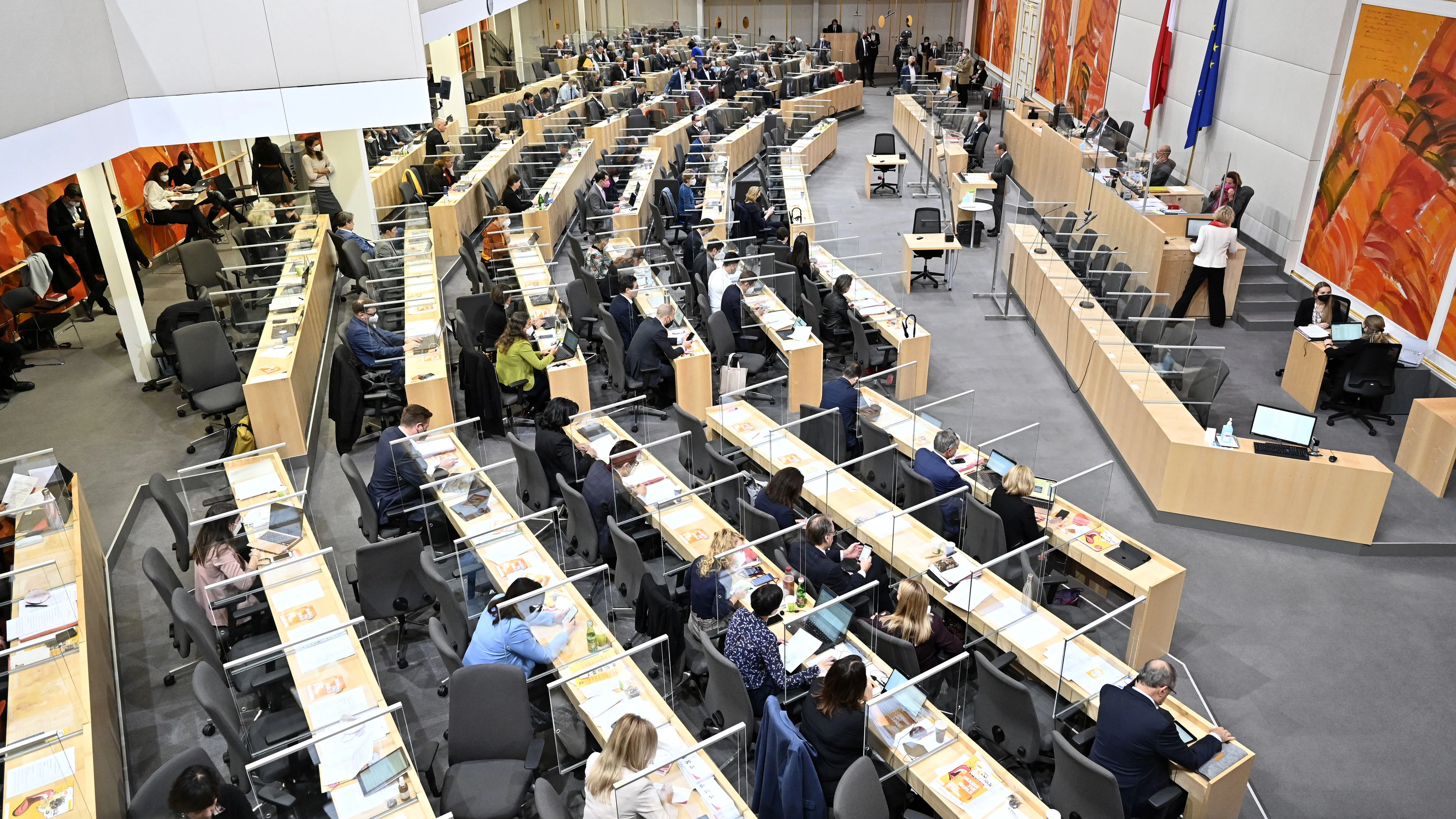 Plenum im Rahmen einer Sitzung des Nationalrates im Parlamentsausweichquartier in der Hofburg.
